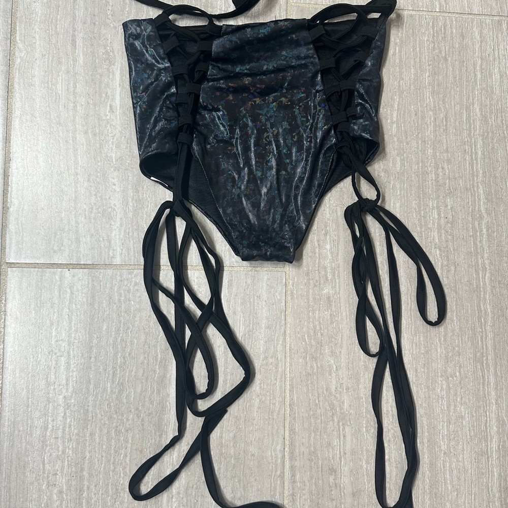 Stylish Black Two-Piece Women's Outfit - Picture 5 of 5